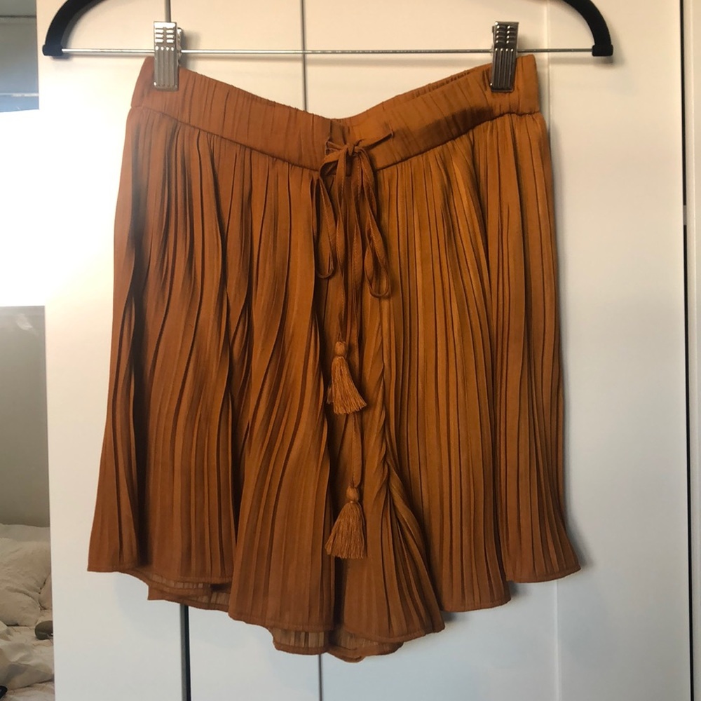 Loose shorts